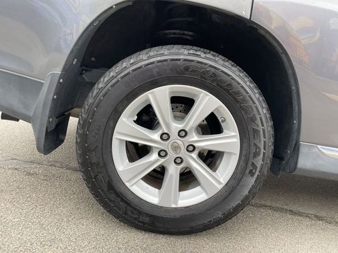 Used 2012 Toyota Highlander FWD image 12