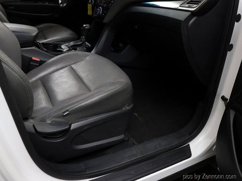 Used 2017 Hyundai Santa Fe Sport FWD image 35