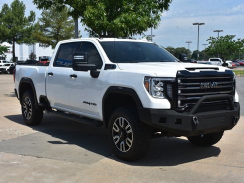 Used 2022 GMC Sierra 2500 AT4 w/ AT4 Preferred Package AWD/4WD image 3