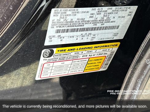 Used 2025 Ford Expedition Max Active AWD/4WD image 19