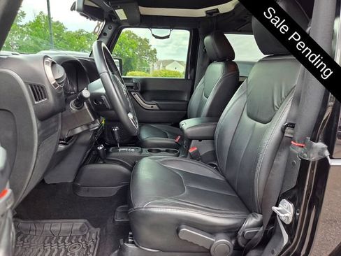 Used 2018 Jeep Wrangler Sahara AWD/4WD image 9