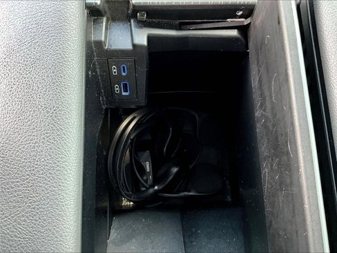 Used 2021 Toyota Sienna XSE w/ XSE Plus Package FWD image 16