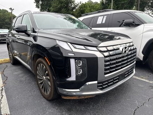 Used 2024 Hyundai Palisade Calligraphy FWD image 2