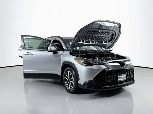 Used 2024 Toyota Corolla Cross AWD Hybrid image 21