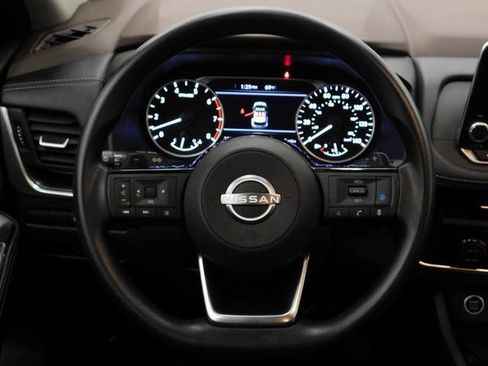 Used 2023 Nissan Rogue SV image 38