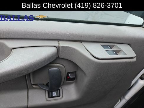 Used 2014 Chevrolet Express 2500 RWD image 24