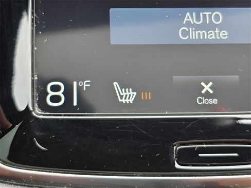 Used 2016 Volvo XC90 T6 Momentum image 37