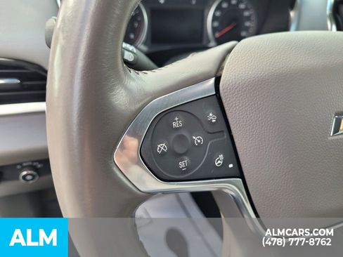 Used 2021 Chevrolet Traverse LT image 22