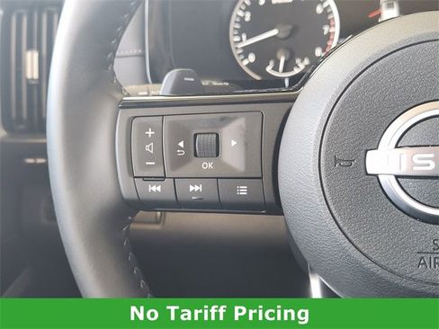 Certified 2025 Nissan Pathfinder SL image 25