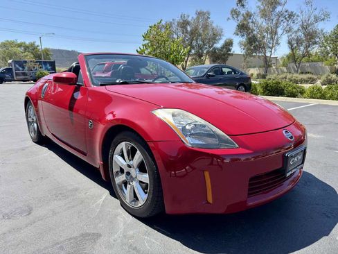 Used 2005 Nissan 350Z Touring image 10