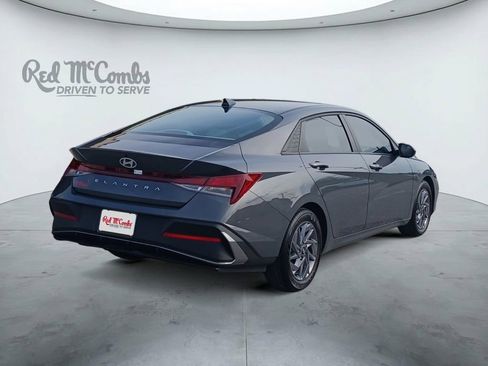 Used 2024 Hyundai Elantra SEL FWD image 5