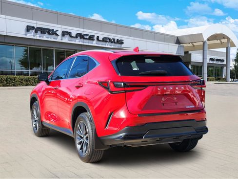 Used 2025 Lexus NX 250 FWD w/ Accessory Package (2T) image 4