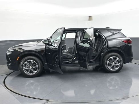 Used 2025 Chevrolet Blazer LT FWD image 49