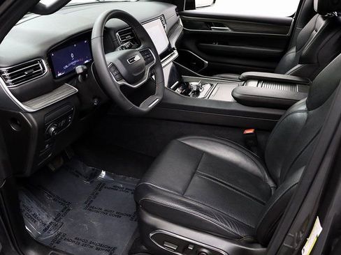 Used 2024 Jeep Wagoneer Series III image 10