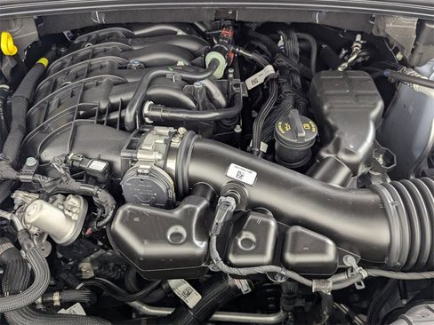 New 2025 Jeep Grand Cherokee Limited image 10