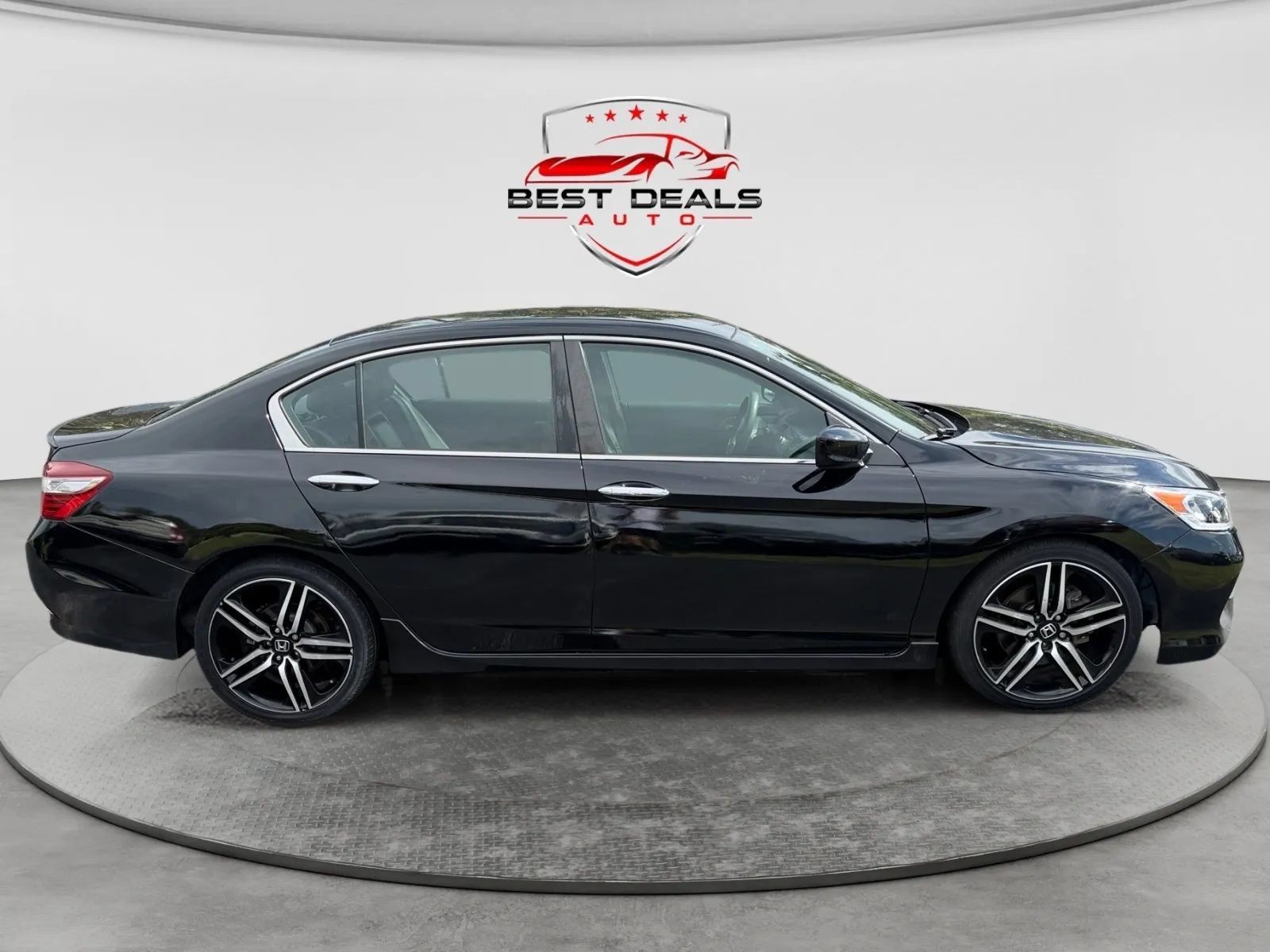 Used 2017 Honda Accord Sport image 7
