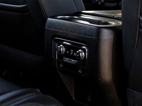 Used 2021 GMC Yukon XL SLT image 39