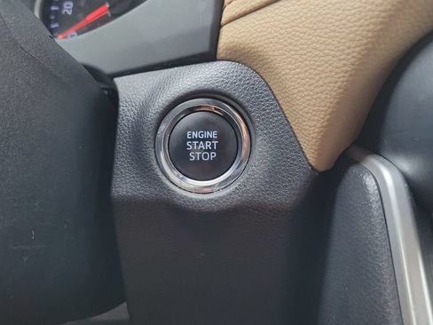 Used 2019 Toyota RAV4 XLE Premium FWD image 23