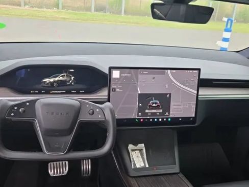 Used 2022 Tesla Model X AWD/4WD image 4