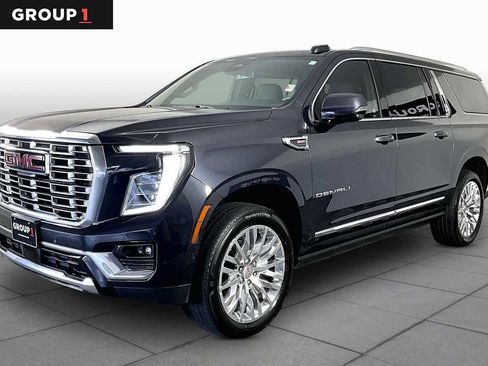 Used 2025 GMC Yukon XL Denali w/ Sun & Power Step Package AWD/4WD image 1