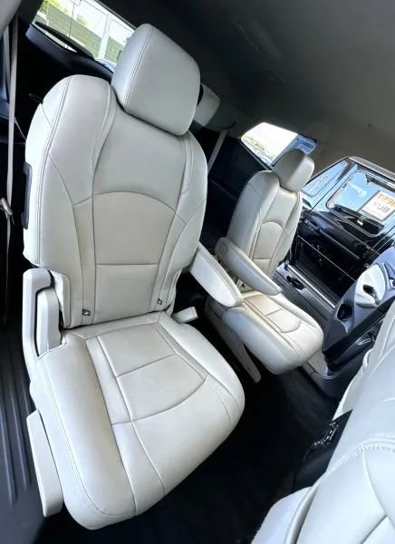 Used 2021 Buick Enclave Essence FWD image 25