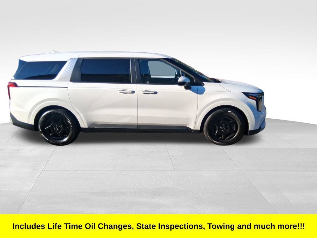 Certified 2026 Kia Carnival FWD image 3