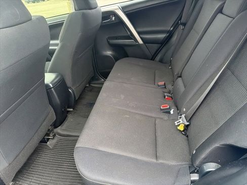 Used 2018 Toyota RAV4 XLE image 17