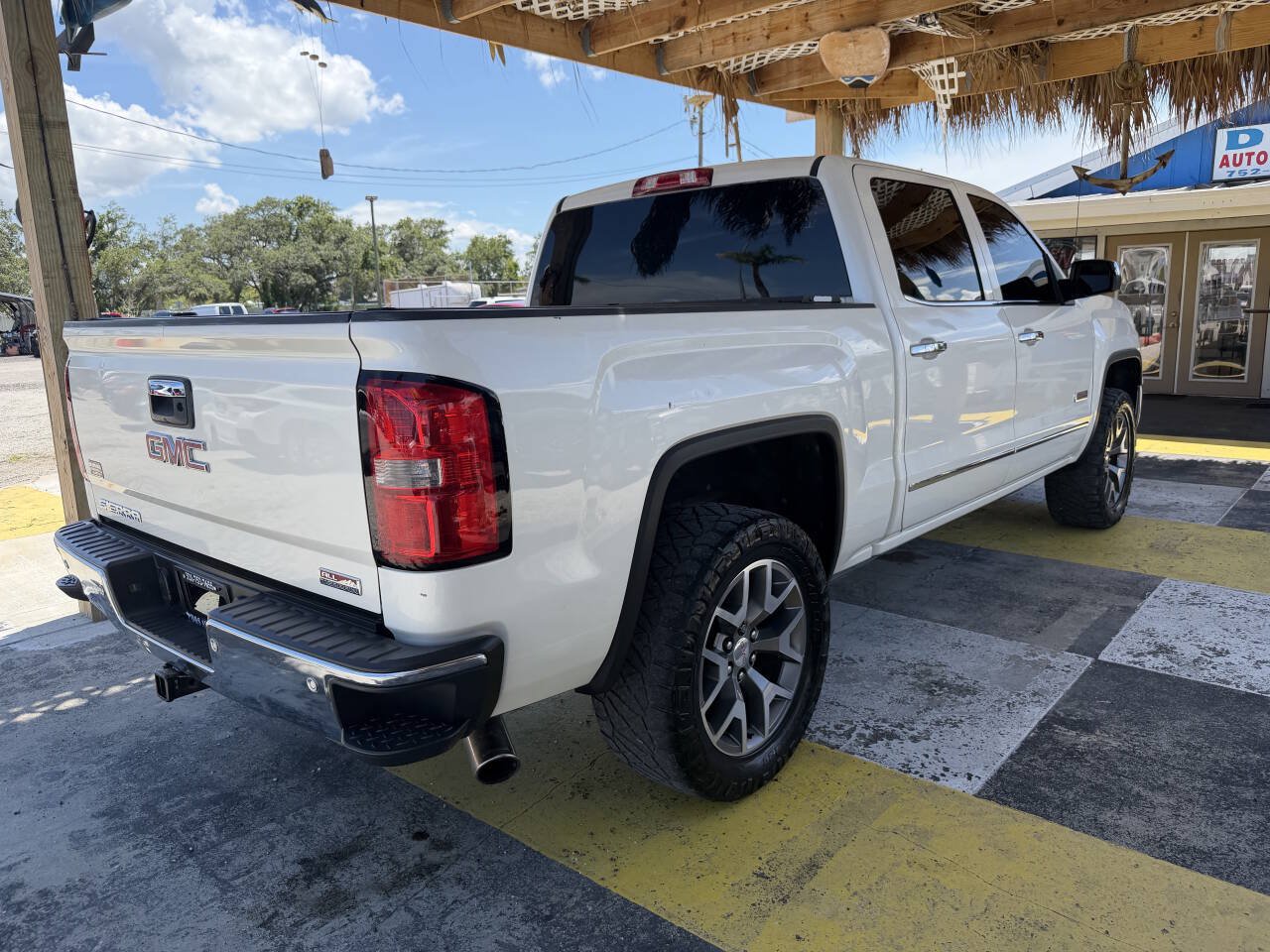 Used 2014 GMC Sierra 1500 SLT w/ All-Terrain Package AWD/4WD image 5