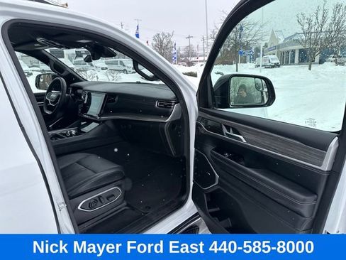 Used 2024 Jeep Wagoneer Series II image 9