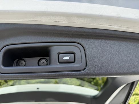 Used 2021 Honda Pilot Touring image 45