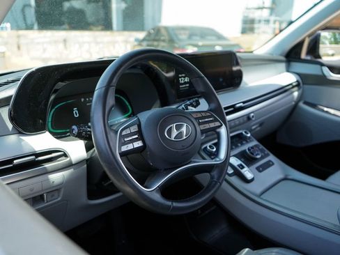 Used 2023 Hyundai Palisade SEL w/ Winter Package AWD/4WD image 6