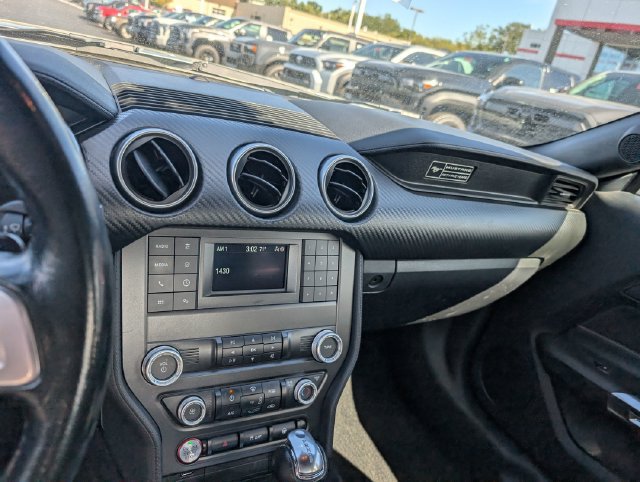 Used 2020 Ford Mustang Coupe RWD image 17