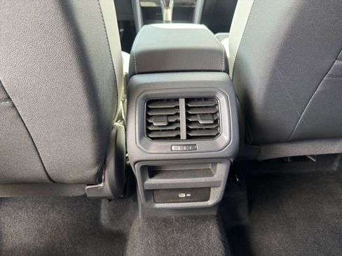 Used 2025 Volkswagen Taos SE image 24