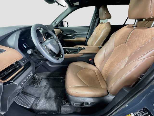 Certified 2025 Toyota Grand Highlander AWD Hybrid image 22