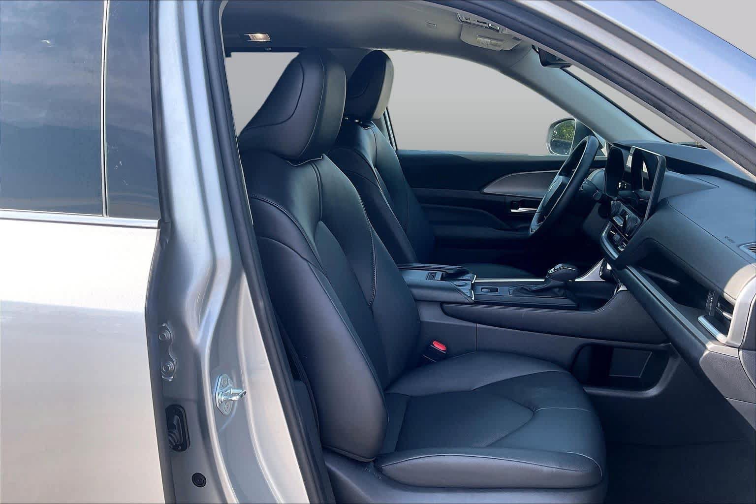 Used 2026 Toyota Grand Highlander FWD image 9