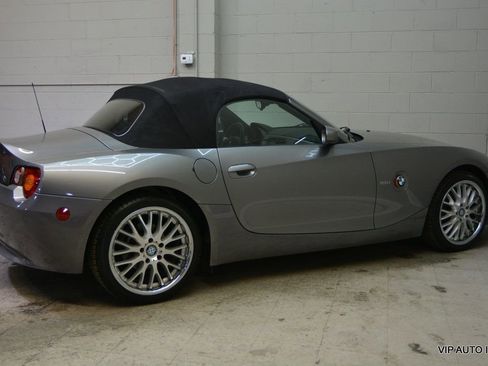 Used 2004 BMW Z4 2.5i image 20