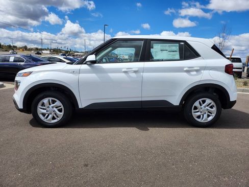 New 2026 Hyundai Venue SE image 7