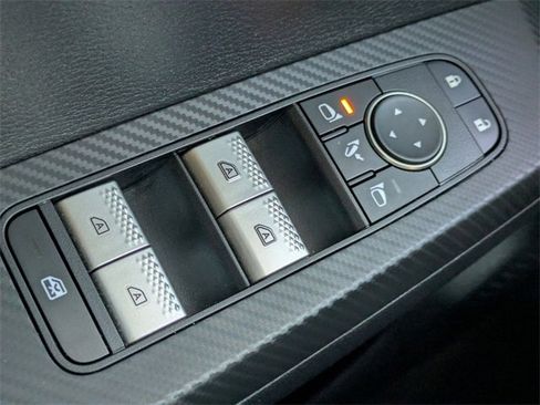 Used 2024 Mitsubishi Outlander SE image 23