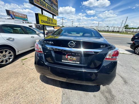 Used 2015 Nissan Altima 2.5 SV w/ Convenience Package FWD image 4