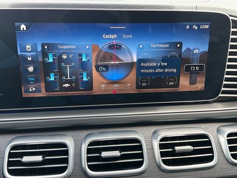 Used 2025 Mercedes-Benz GLS 450 4MATIC image 31