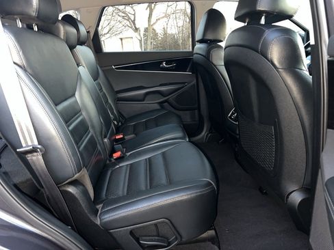 Used 2019 Kia Sorento EX image 23