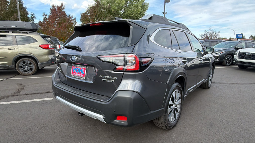 Used 2025 Subaru Outback Touring AWD/4WD image 3