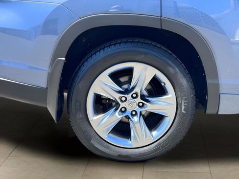 Used 2015 Toyota Highlander Limited Platinum AWD/4WD image 44