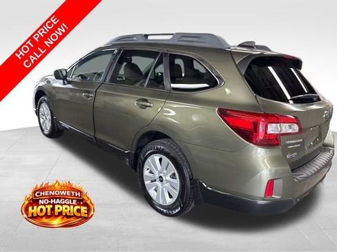 Used 2017 Subaru Outback 2.5i Premium image 3