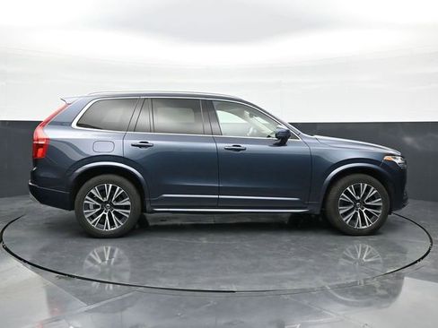 Used 2022 Volvo XC90 T5 Momentum w/ Climate Package image 8