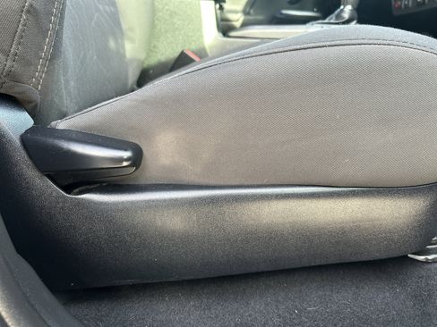 Used 2018 Toyota Tacoma TRD Off-Road image 12