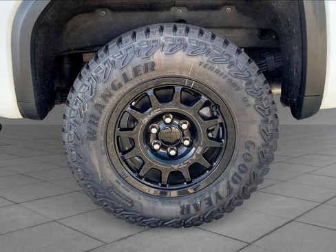 New 2024 GMC Sierra 1500 AT4X w/ AT4X AEV Edition image 11