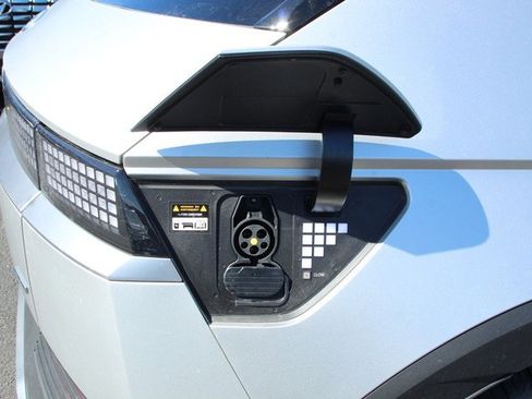 New 2024 Hyundai Ioniq 5 SEL image 10