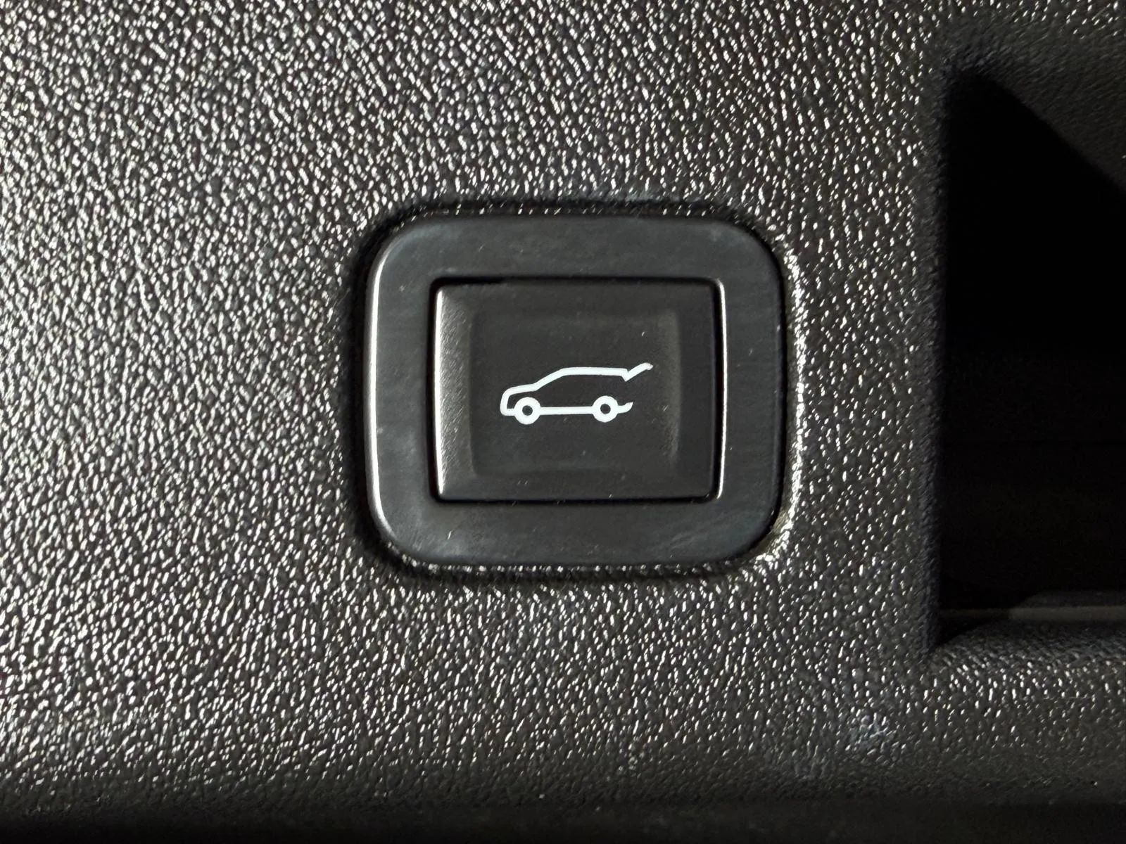 Used 2018 Chevrolet Equinox LT FWD image 15