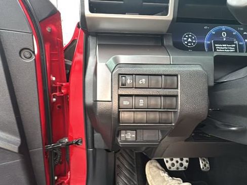 Used 2025 Toyota Tacoma TRD Sport AWD/4WD image 15